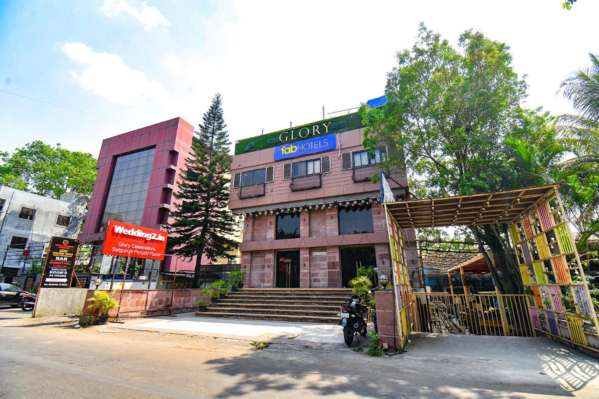 Fabexpress Glory - Nr Skywalk Bridge Hotel Pimpri-Chinchwad Exterior photo
