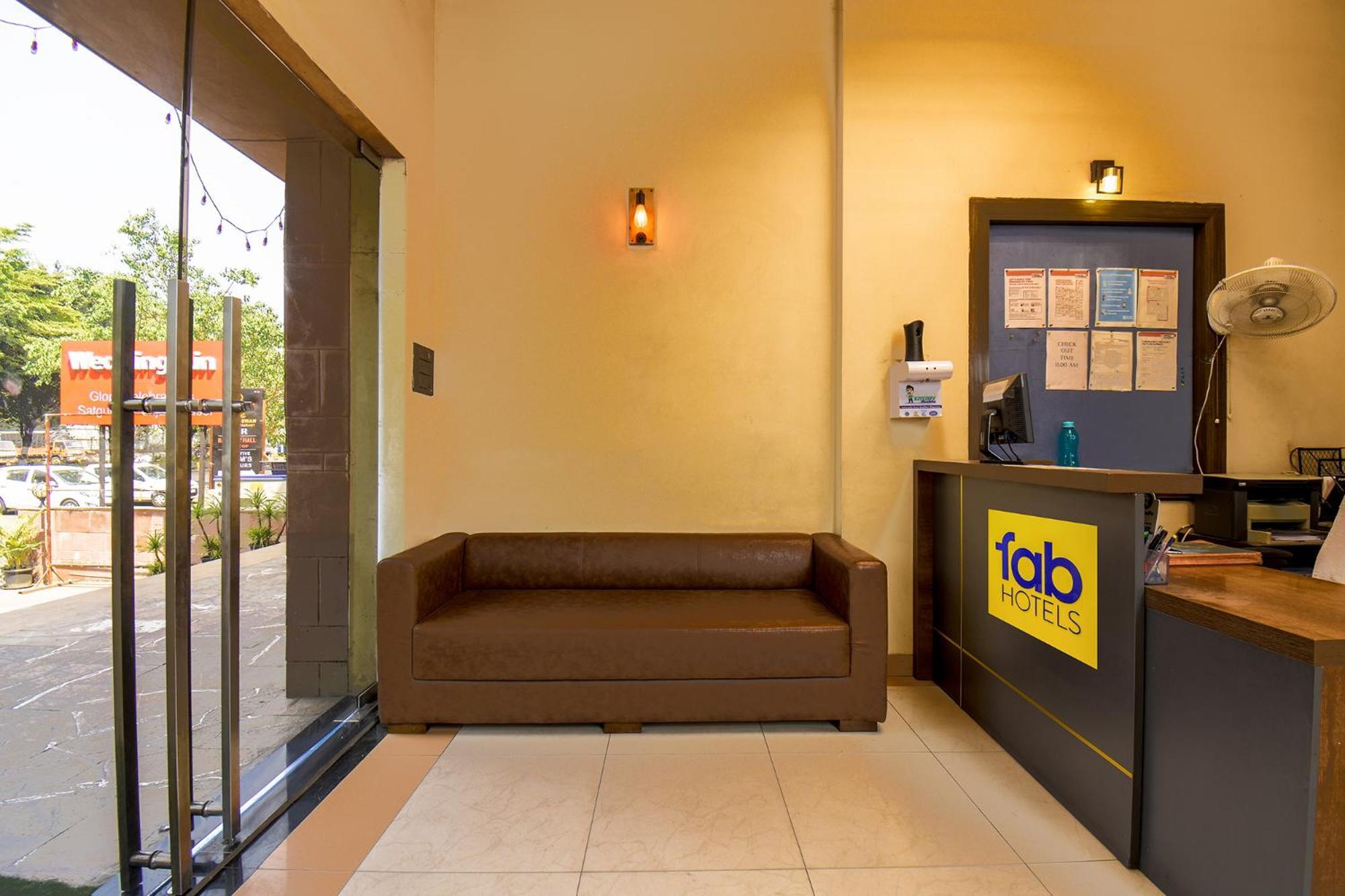 Fabexpress Glory - Nr Skywalk Bridge Hotel Pimpri-Chinchwad Exterior photo